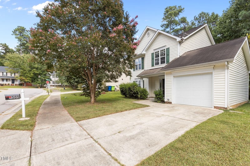 2509 Australia Dr, Raleigh, NC 27610