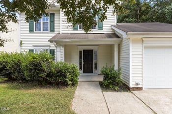 2509 Australia Dr, Raleigh, NC 27610