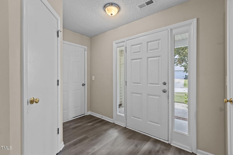 2509 Australia Dr, Raleigh, NC 27610