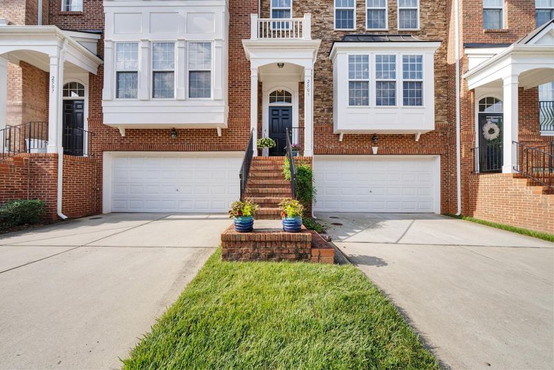 2509 Blooming St, Raleigh, NC 27612