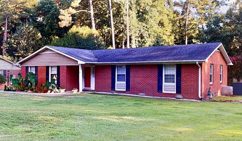 2509 Castleton Dr, Sanford, NC 27330