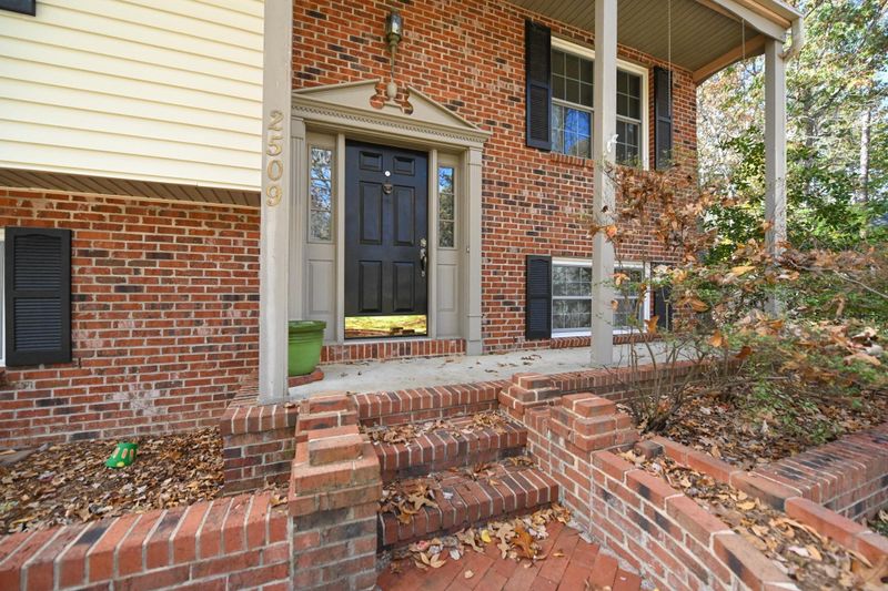 2509 Torbay Ct, Raleigh, NC 27613
