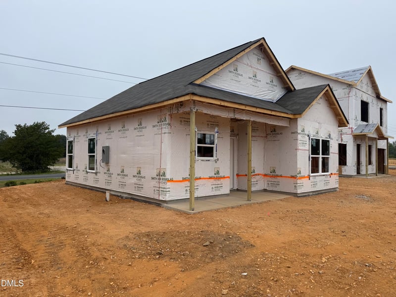 251 Courtside Dr, Dunn, NC 28334