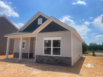 251 Courtside Dr, Dunn, NC 28334