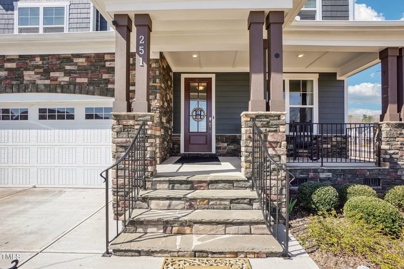 251 Crest Dr, Chapel Hill, NC 27517
