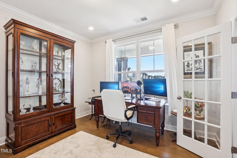251 Crest Dr, Chapel Hill, NC 27517
