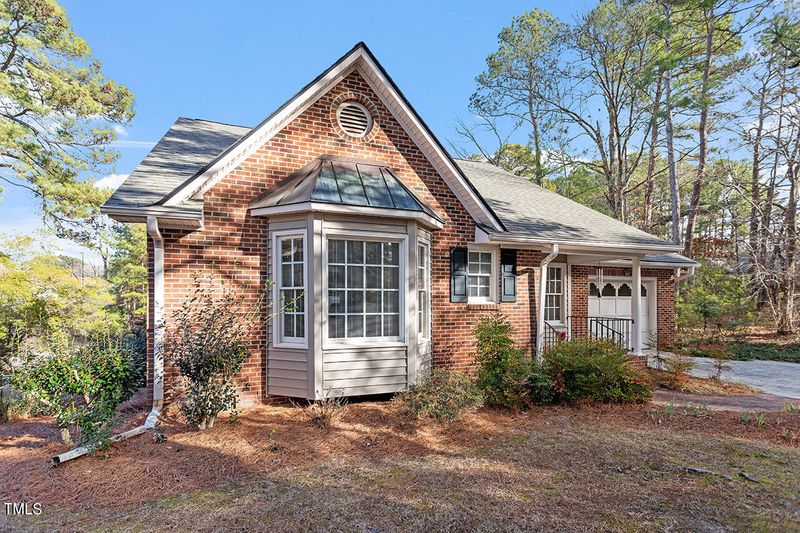 2510 Buckingham Dr, Sanford, NC 27330