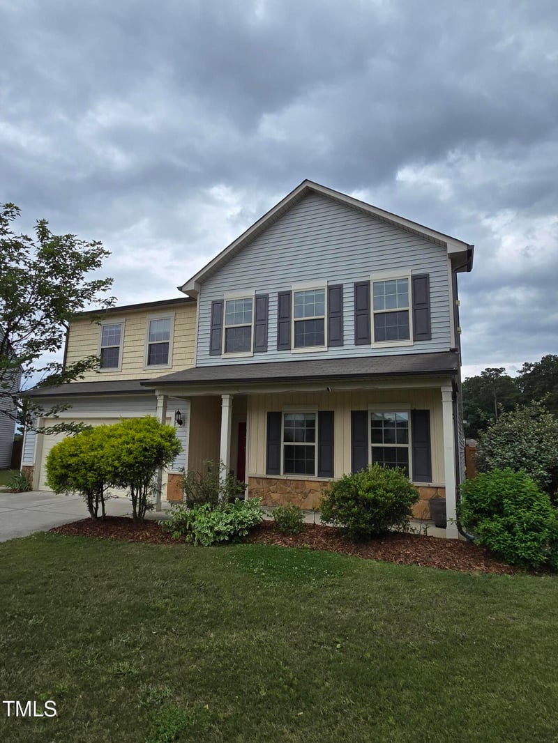 2511 Dalmahoy Ln, Fuquay Varina, NC 27526