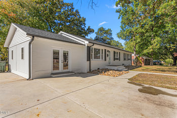 2511 Hickory Ave, Burlington, NC 27215