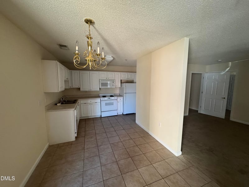 2511 Huntscroft Ln #101, Raleigh, NC 27617