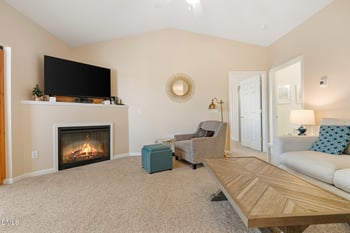 2511 Huntscroft Ln #303, Raleigh, NC 27617