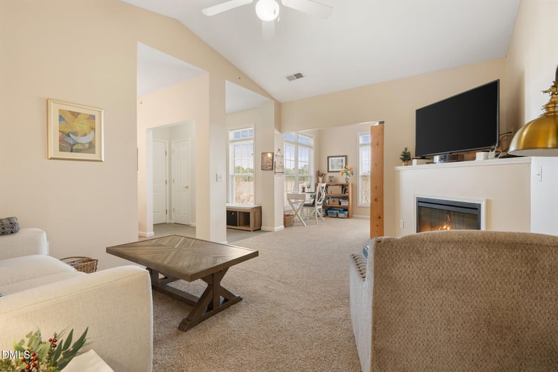 2511 Huntscroft Ln #303, Raleigh, NC 27617
