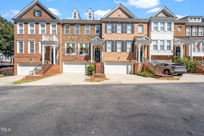 2512 Blooming St, Raleigh, NC 27612
