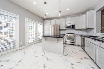 2512 Blooming St, Raleigh, NC 27612