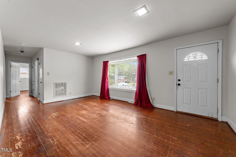 2512 Mckinney St, Burlington, NC 27217