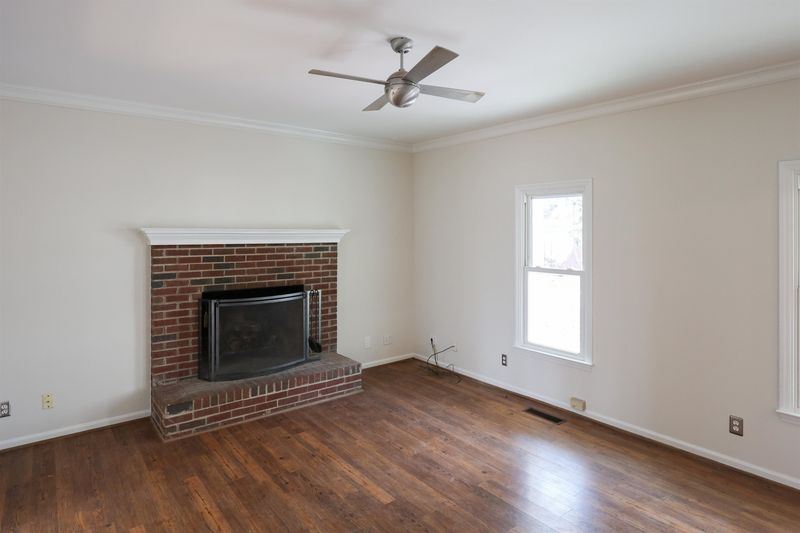 2512 Myrtle Ln, Hillsborough, NC 27278