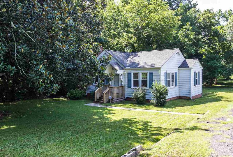 2512 Rochelle St, Durham, NC 27703