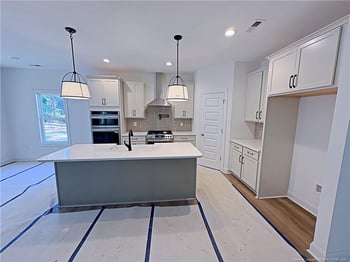 2512 Spring Valley Rd, Fayetteville, NC 28303