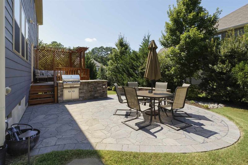 2512 Vetta Cv, Apex, NC 27502