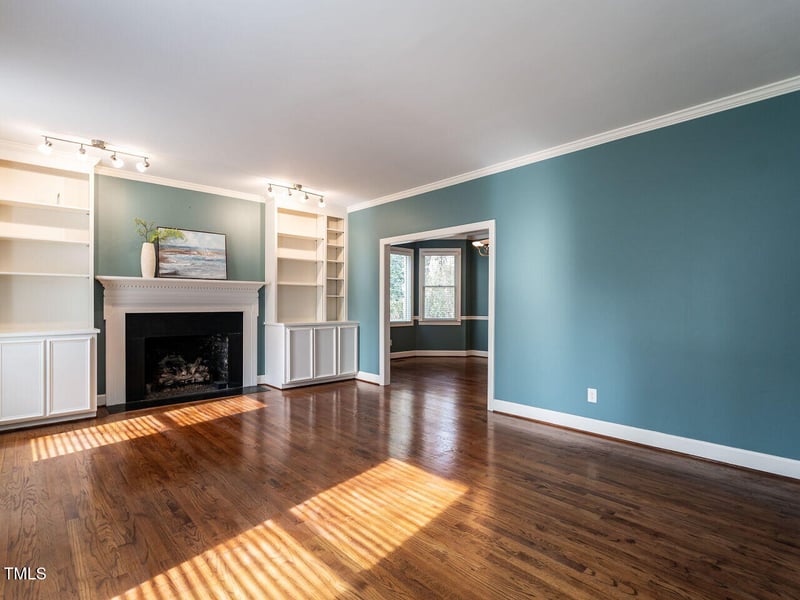 2512 Winterbury Ct, Raleigh, NC 27607