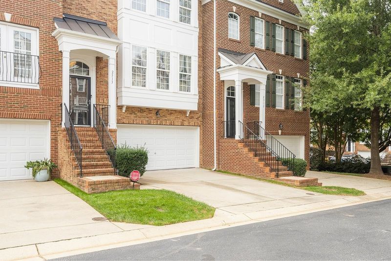 2513 Blooming St, Raleigh, NC 27612