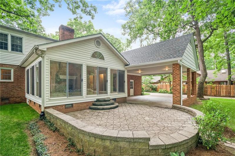 2513 Ferndale Dr, Burlington, NC 27215