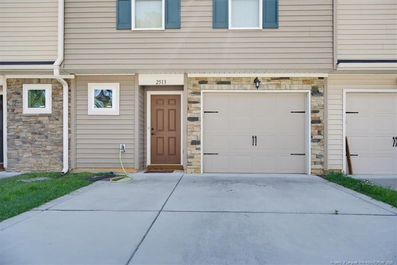 2513 Gardner Park Dr, Fayetteville, NC 28304