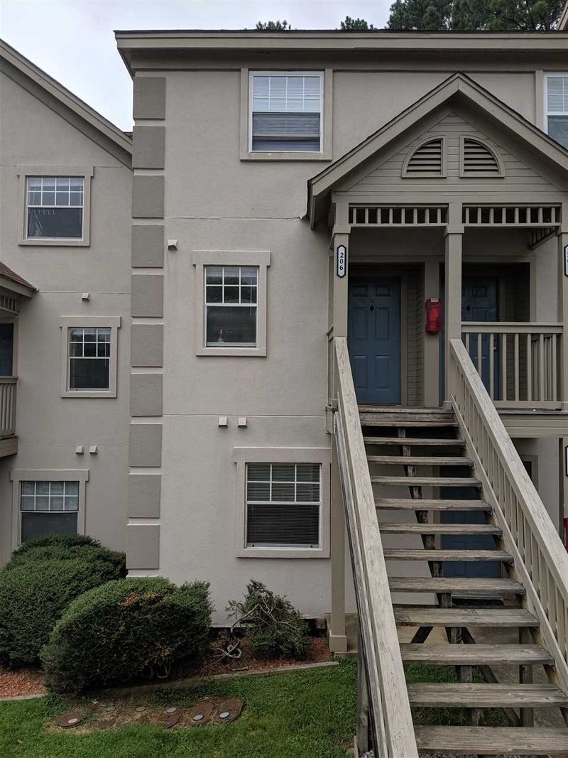 2514 Avent Ferry Rd #206, Raleigh, NC 27606