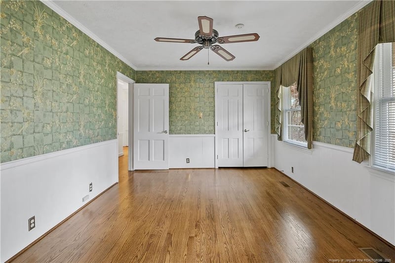 2514 Mirror Lake Dr, Fayetteville, NC 28303