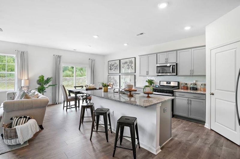 2514 Summersby Dr, Mebane, NC 27302