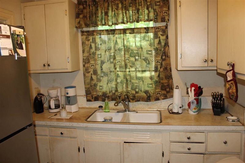 2515 W Carver St, Durham, NC 27705