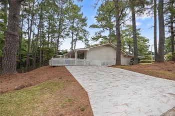 2515 Mirror Lake Dr, Fayetteville, NC 28303