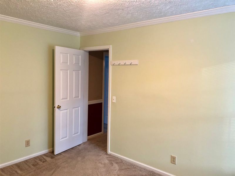2515 Ritchie Rd, Chapel Hill, NC 27516