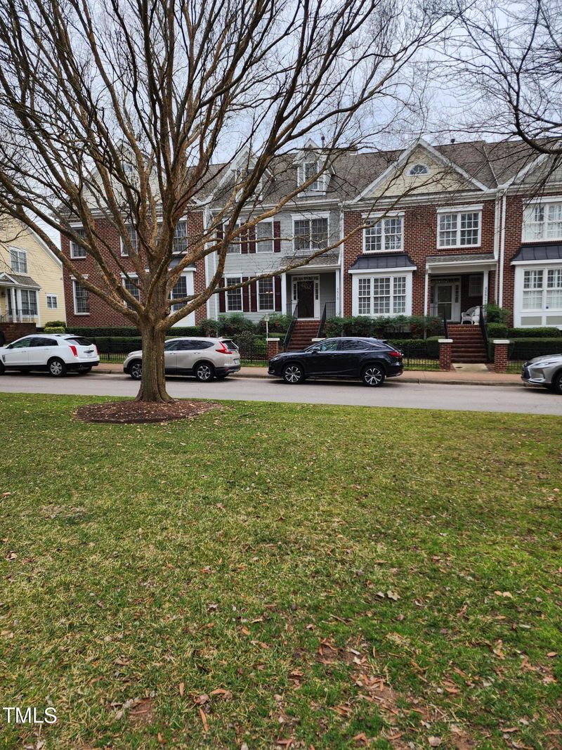 2515 Saint Pauls Sq, Raleigh, NC 27614