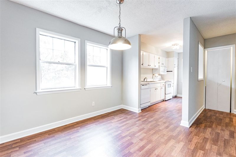 2516 Avent Ferry Rd #201, Raleigh, NC 27606