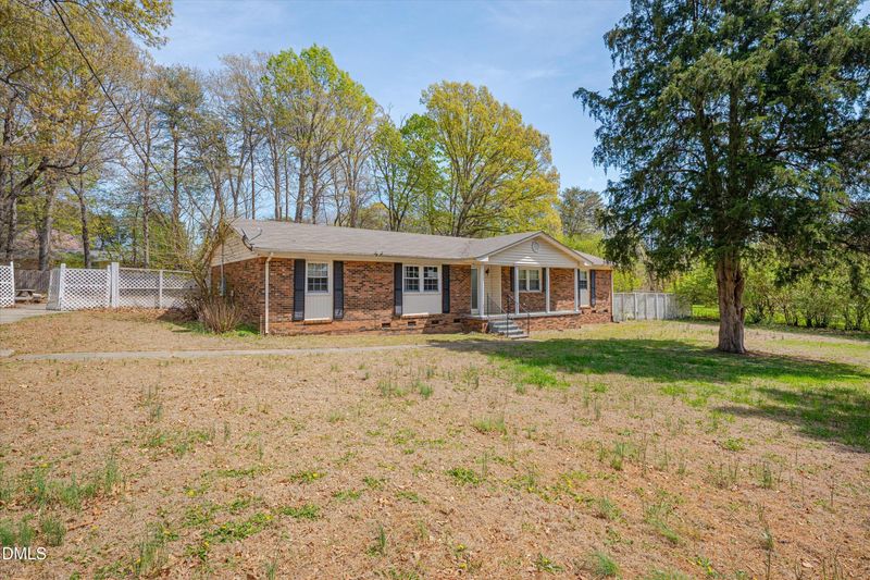 2516 Evergreen Ave, Burlington, NC 27217