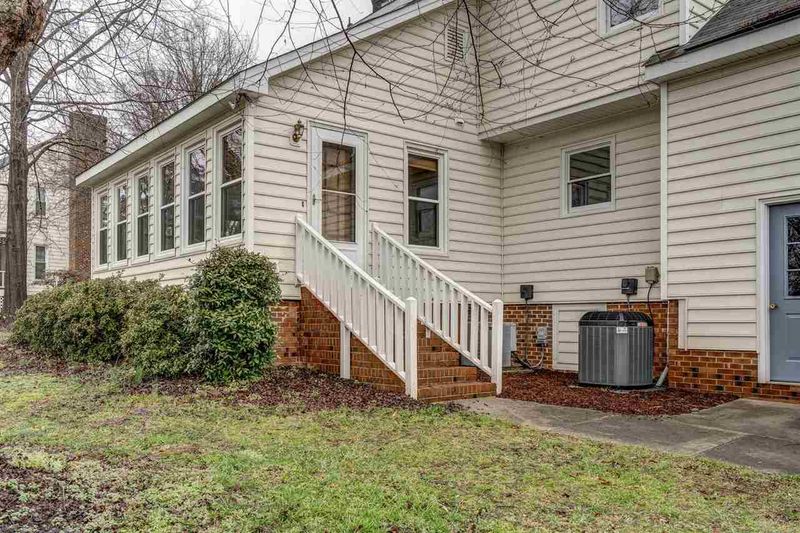 2516 Huntsman Trl, Zebulon, NC 27597