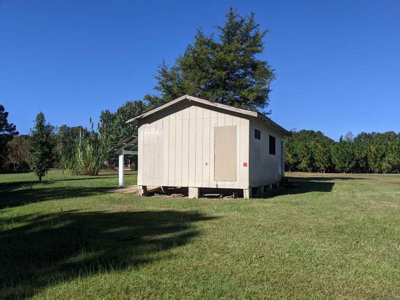 2517 Federal Rd, Benson, NC 27504