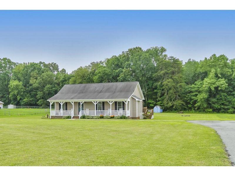 2517 Foxfire Ln, Burlington, NC 27217