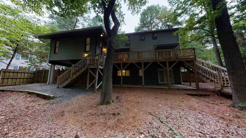 2517 Foxwood Dr, Chapel Hill, NC 27514