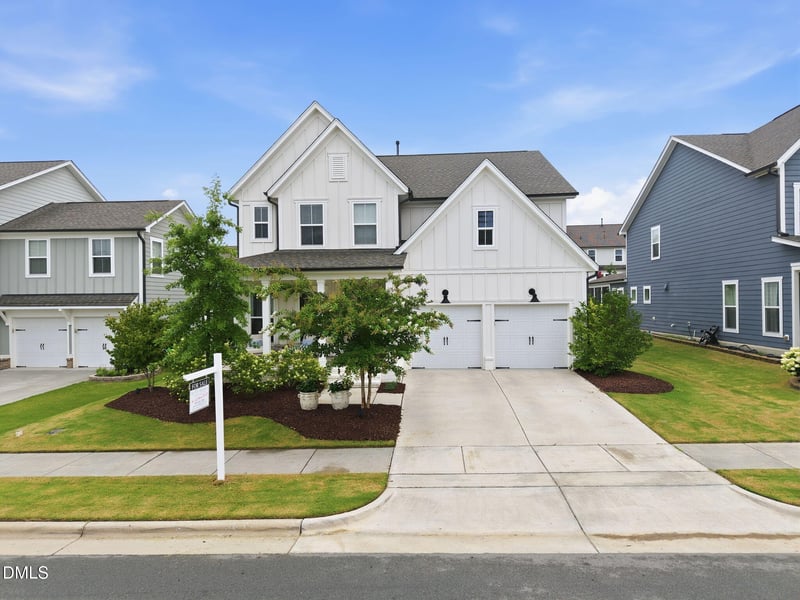 2517 Great Daisy Ln, New Hill, NC 27562
