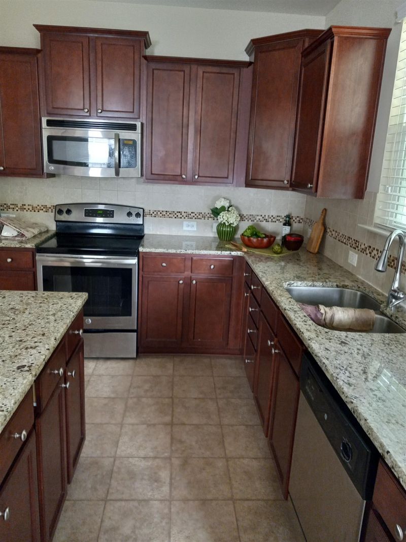 2517 Magnolia Tree Ln, Durham, NC 27703