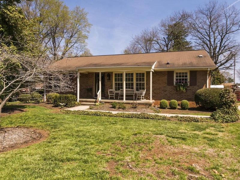 2518 Watt Dr, Burlington, NC 27215