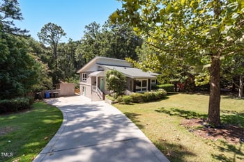 2519 Mirror Lake Dr, Fayetteville, NC 28303