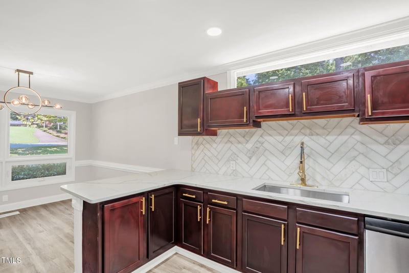 2519 Mirror Lake Dr, Fayetteville, NC 28303