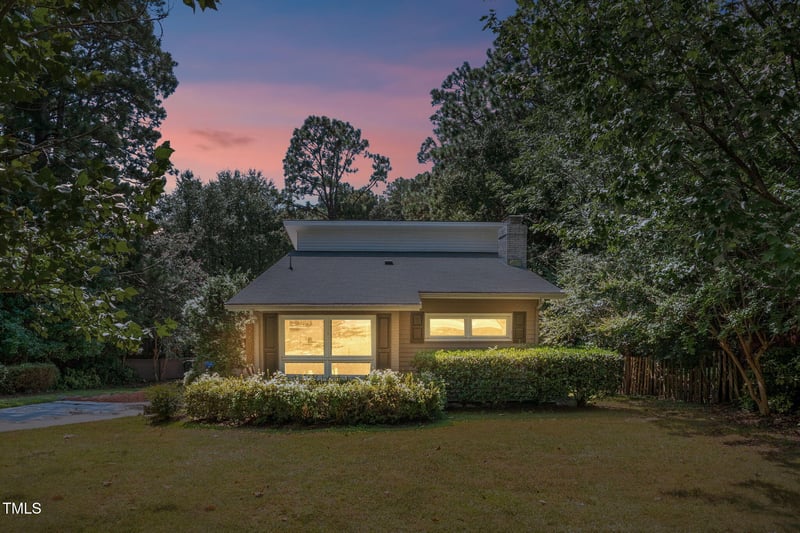 2519 Mirror Lake Dr, Fayetteville, NC 28303