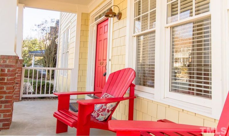 252 Elmcrest Dr, Holly Springs, NC 27540