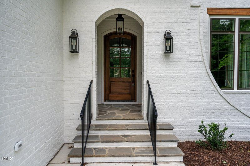 252 Lake Dr, Cary, NC 27513