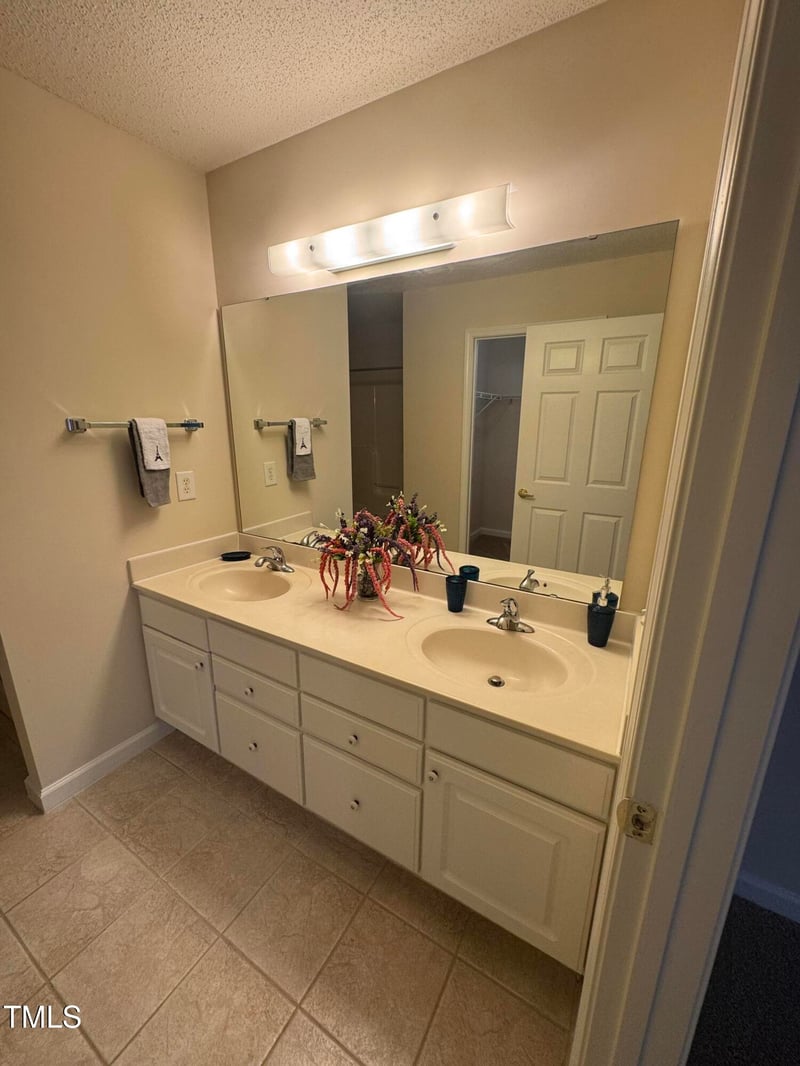 2520-102 Gordon Glen Ct, Raleigh, NC 27617