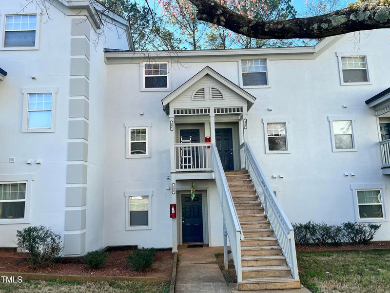 2520 Avent Ferry Rd #204, Raleigh, NC 27606